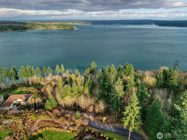 2401 NE Solar View Court, Keyport, WA 98345
