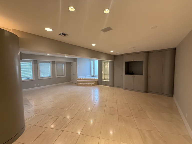 8030 Walinca Ter — Photo 2