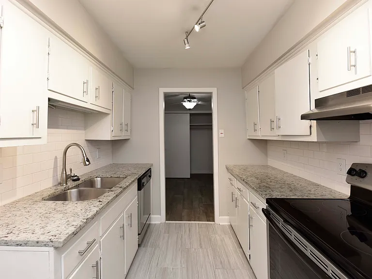 Lofts at Hillson — Photo 19