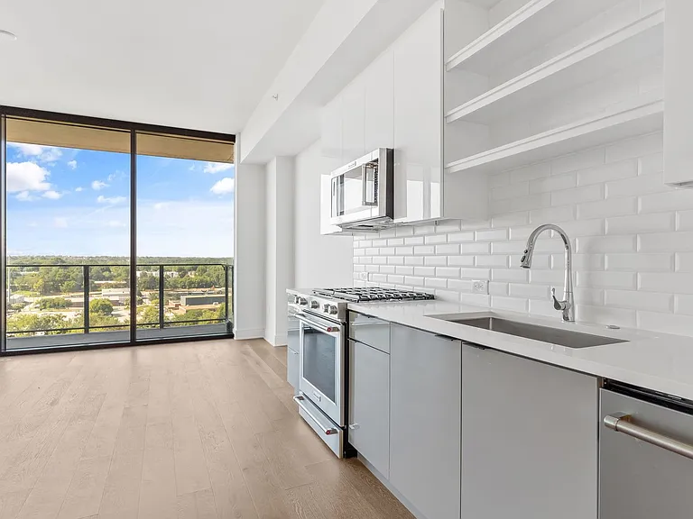 Seven88 West Midtown — Photo 21