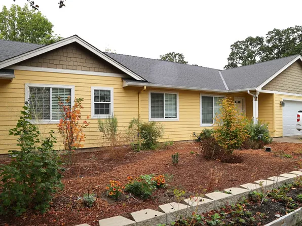 521 N 12th St, Philomath, OR 97370