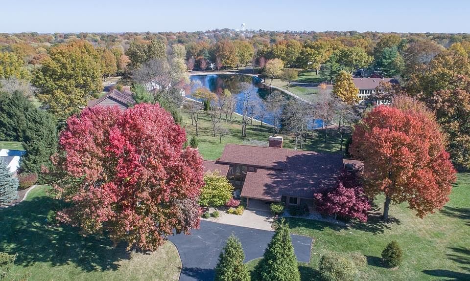 2nd image of 8 Clarkson Farm Dr