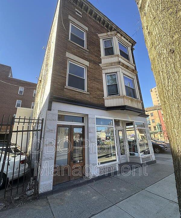1st image of 262 Washington Ave #3B