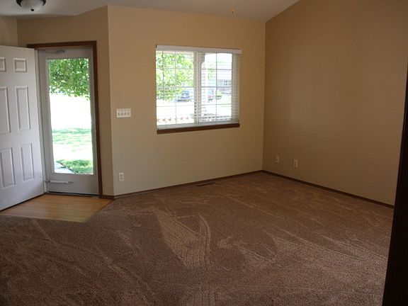 5th image of 1331 N Glancey St