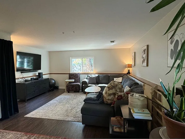 163 Donovan Ct — Photo 12
