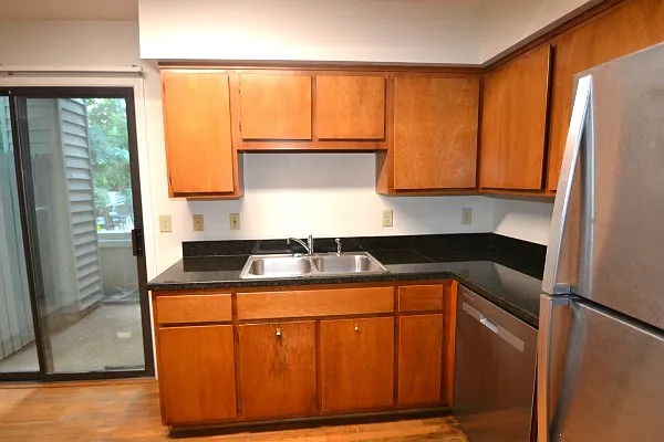 202 Hillsboro Pl — Photo 7
