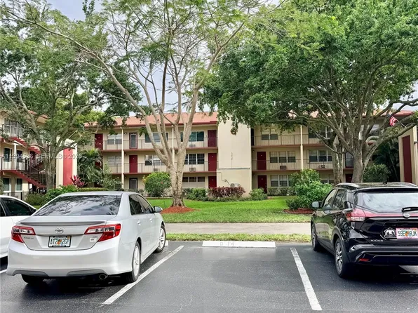 13300 SW 1st St APT 104O, Pembroke Pines, FL 33027
