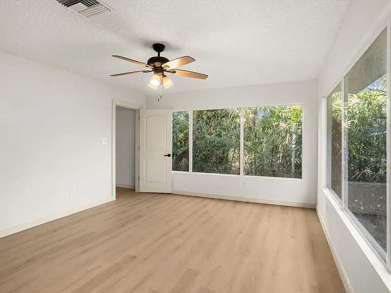 8725 Erie Ln — Photo 35