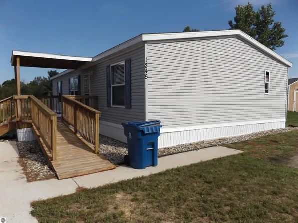 1245 Carl Rd, Traverse City, MI 49685