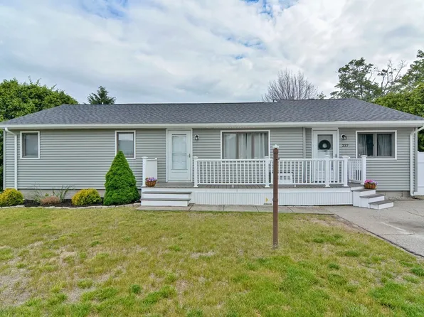 237 Kaufman Rd, Somerset, MA 02726