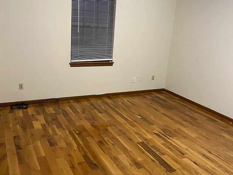422 NE Churchill St #422 — Photo 3