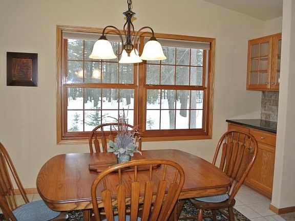 3rd image of 9982 Woodland Cir