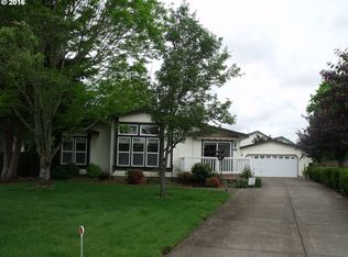 5345 Club Dr, Eugene, OR 97402
