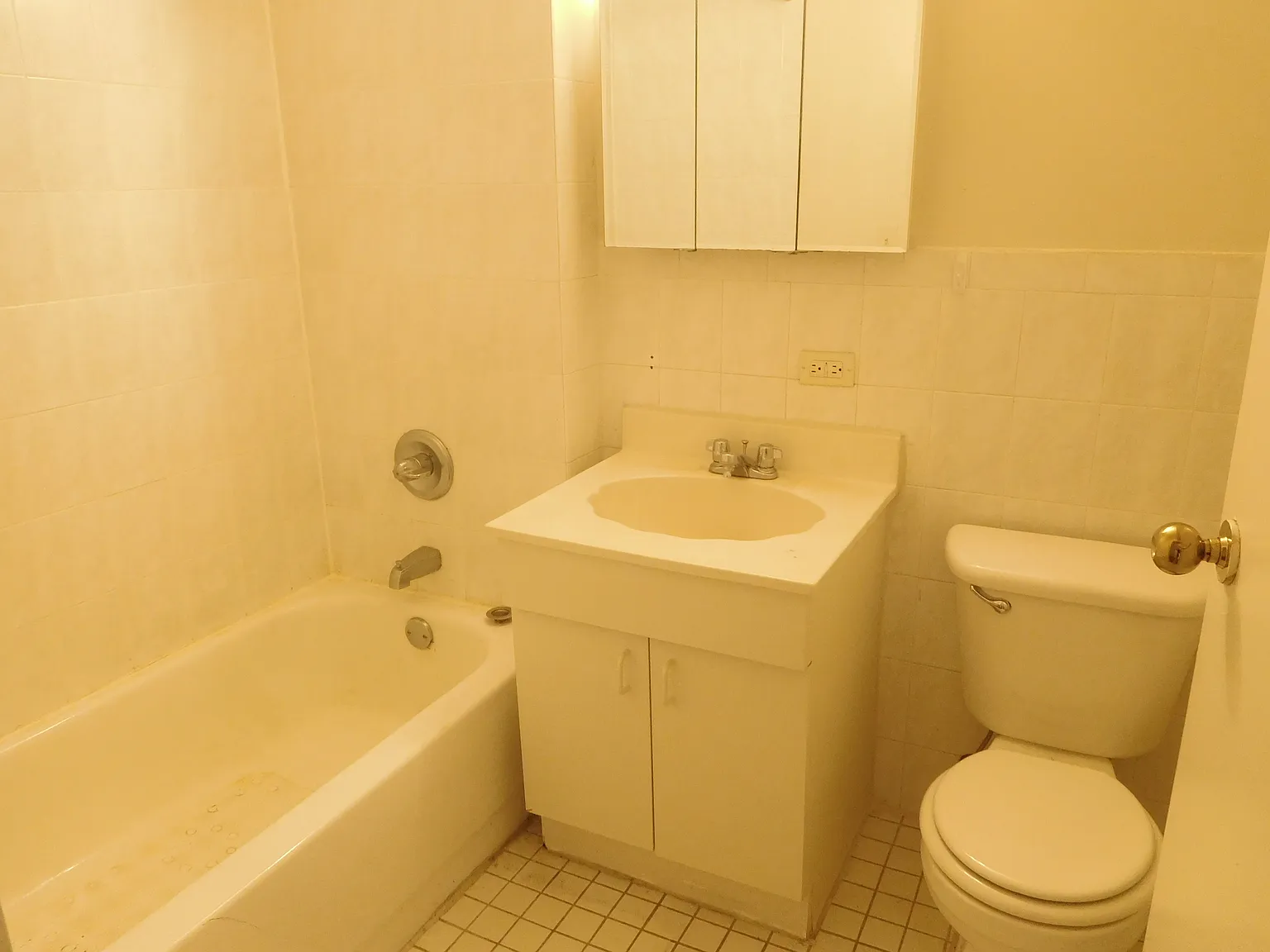 Studio, 600 sqft, $2,150 — Photo 4