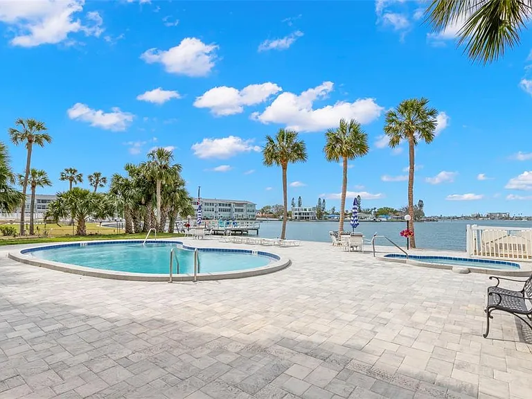 1848 Shore Dr S #402 — Photo 26