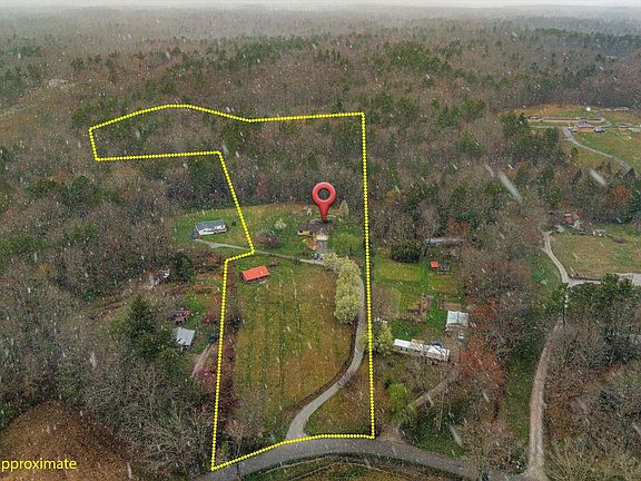 3rd image of 1334 Niggs Creek Rd