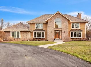 6912 W Lantern Ln, Mequon, WI 53092