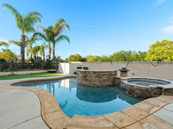 24248 Golden Mist Dr, Murrieta, CA 92562