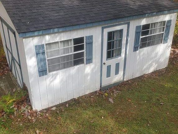 5th image of 115 Couch Ct