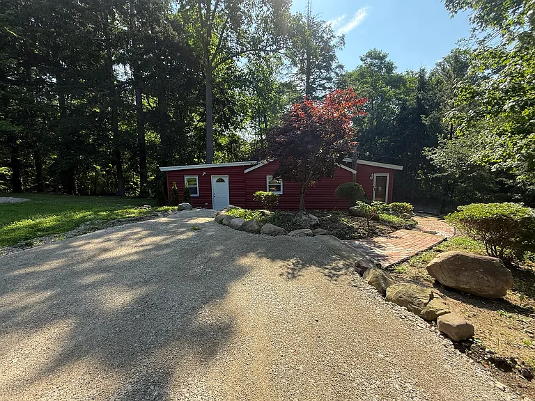 7936 Mayfield Rd — Photo 5