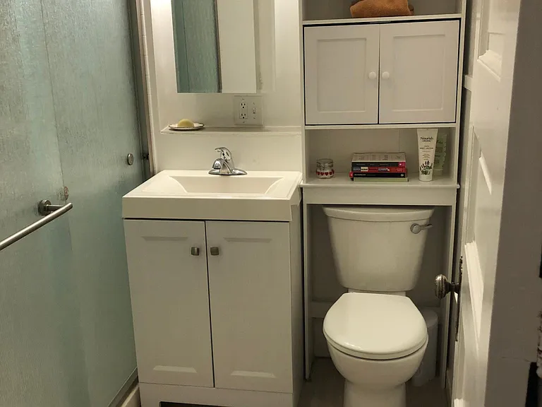 2437 Dupont Ave S #4 — Photo 6
