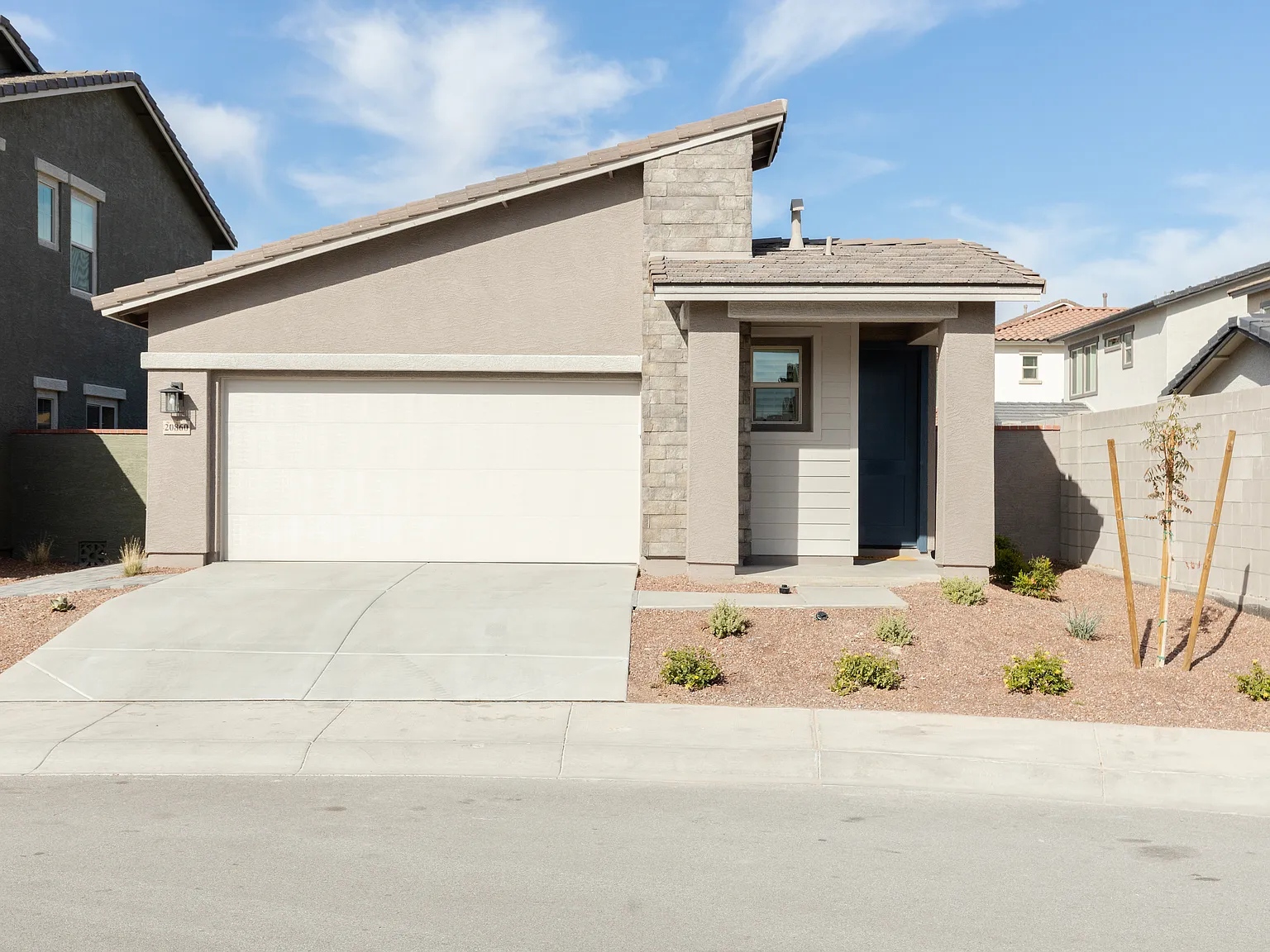 20860 W Granada Rd — Photo 2