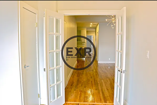 Rented by EXR | media 5