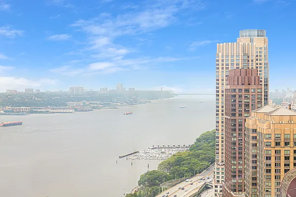 Rented by Nest Seekers International | media 48