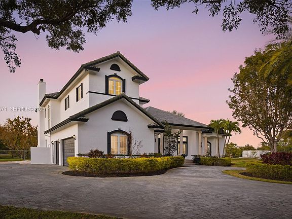 3rd image of 20401 SW 48th Pl