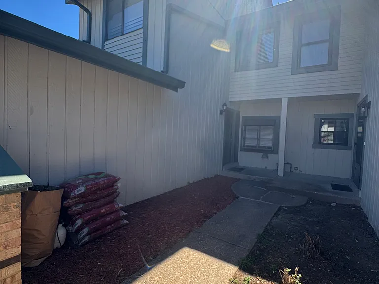 2039 Silent Spring Dr — Photo 2