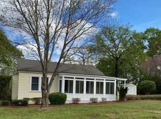 64 Hanberry Rd, Hattiesburg, MS 39402