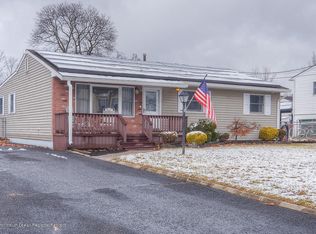 13 Forest Valley Dr, Toms River, NJ 08755