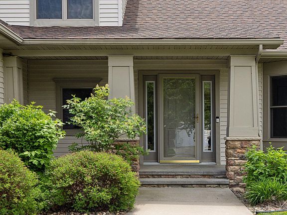 4th image of 2164 Rushmore Dr