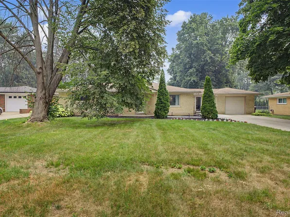 5577 Althea St, Shelby Township, MI 48316