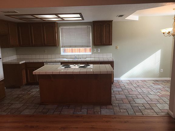 4th image of 7576 Sylvan Creek Ct