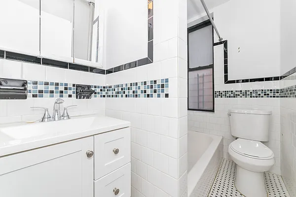 Rented by MNS | media 8