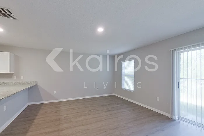 4 bed, 2.0 bath, 1449 sqft, $1,745 — Photo 4