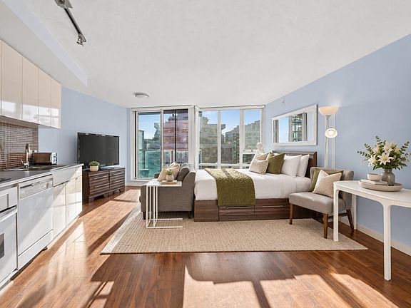 5th image of 233 Robson St #2508