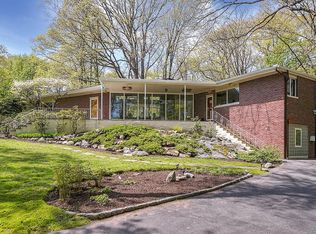 5 Rockridge Rd, Mamaroneck, NY 10543