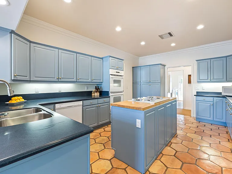 48885 Avenida Fernando — Photo 16