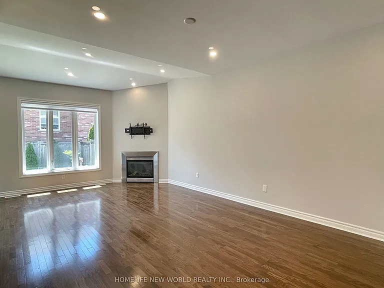 2276 Whistling Springs Cres — Photo 6
