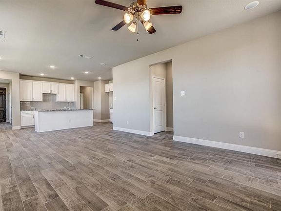 2nd image of 1050 Norias Dr