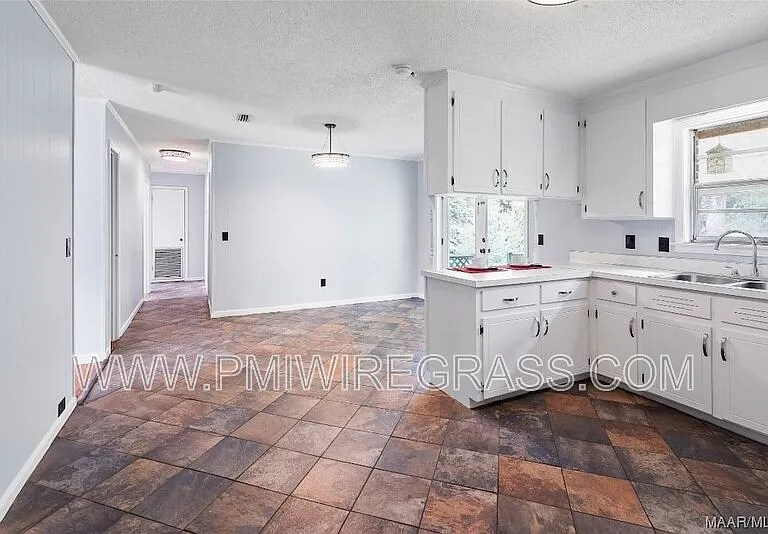 203 Meadowbrook Dr — Photo 6