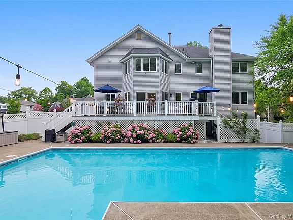 3rd image of 303 Bliss Lane