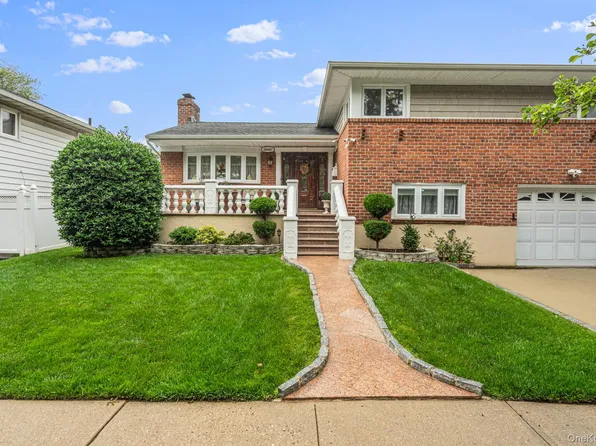 (undisclosed Address), Flushing, NY 11362