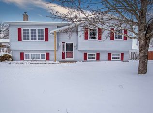 611 Crystal Dr, Greenwood, NS B0P1R0