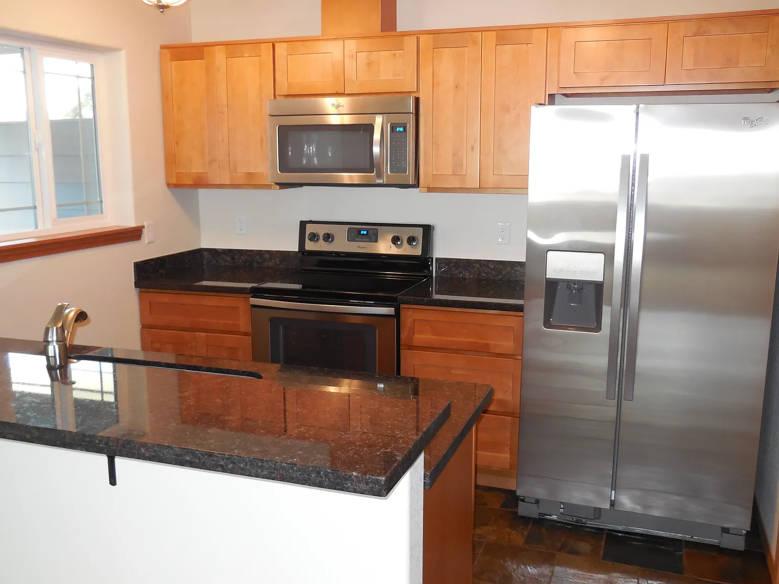 3 bed, 2.5 bath, 1700 sqft, $1,900 — Photo 3
