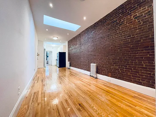 Rented by Level Group | media 9