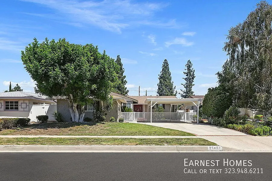 Beautifully Remodeled 3-Bedroom West Hills Home with Private Backyard — Photo 3