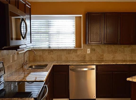 5th image of 3822 Remington Dr